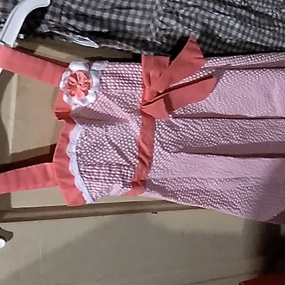 dresses - Picture 3 of 4